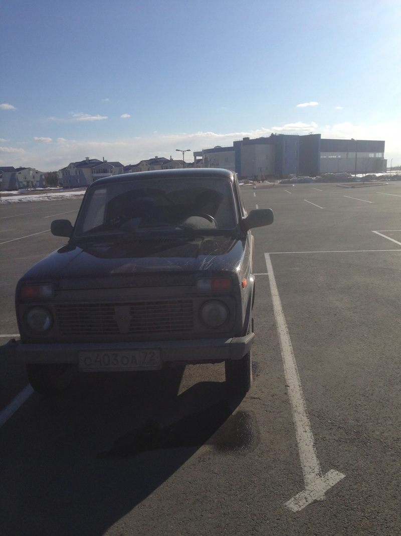 Illustration for article titled Photos I took of cars when I was in Russia